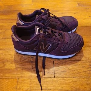 NB New Balance 311 Ladies Sneakers Sz 6